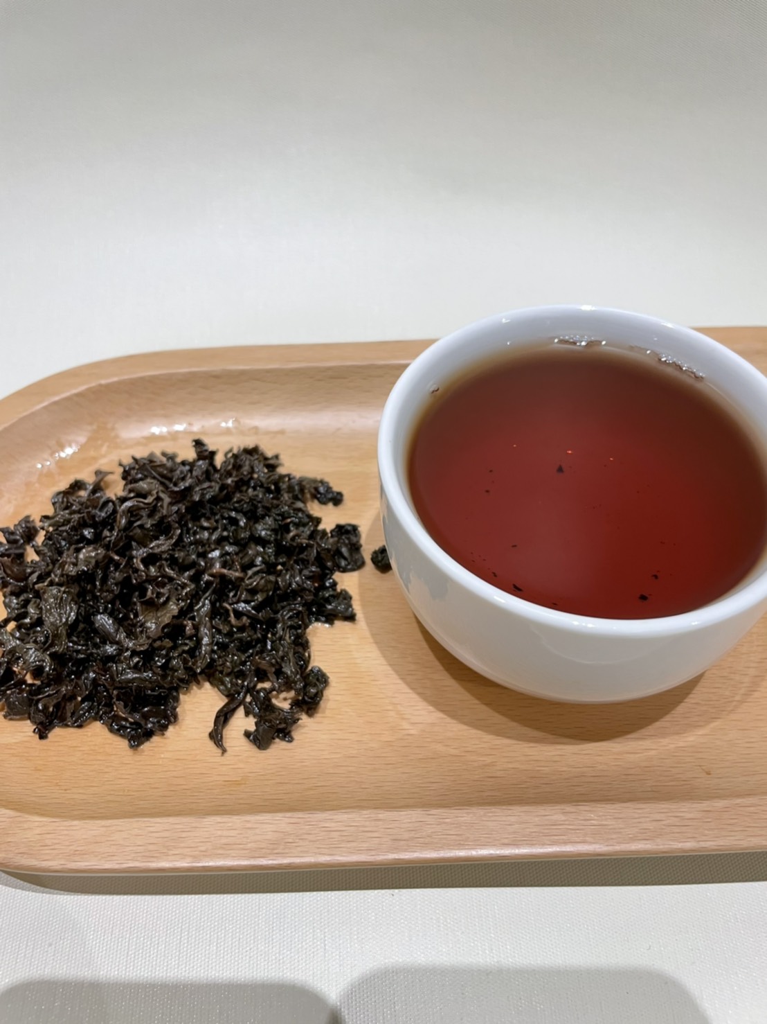 茶的歷史可以追溯到幾千年前，與東方哲學和思想息息相關